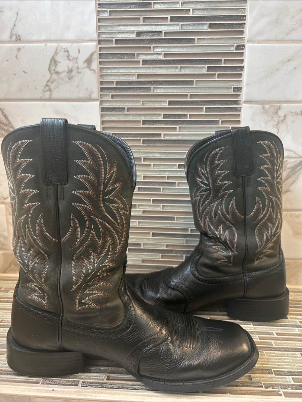 Ariat Black Leather Western Cowboy Boots with Brown Stitching - Picture 11 of 12